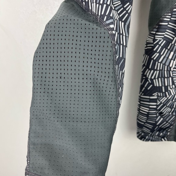 Nike Pro Hypercool Drift Capri Leggings Gray White Mid Rise Athletic Small - Picture 6 of 12